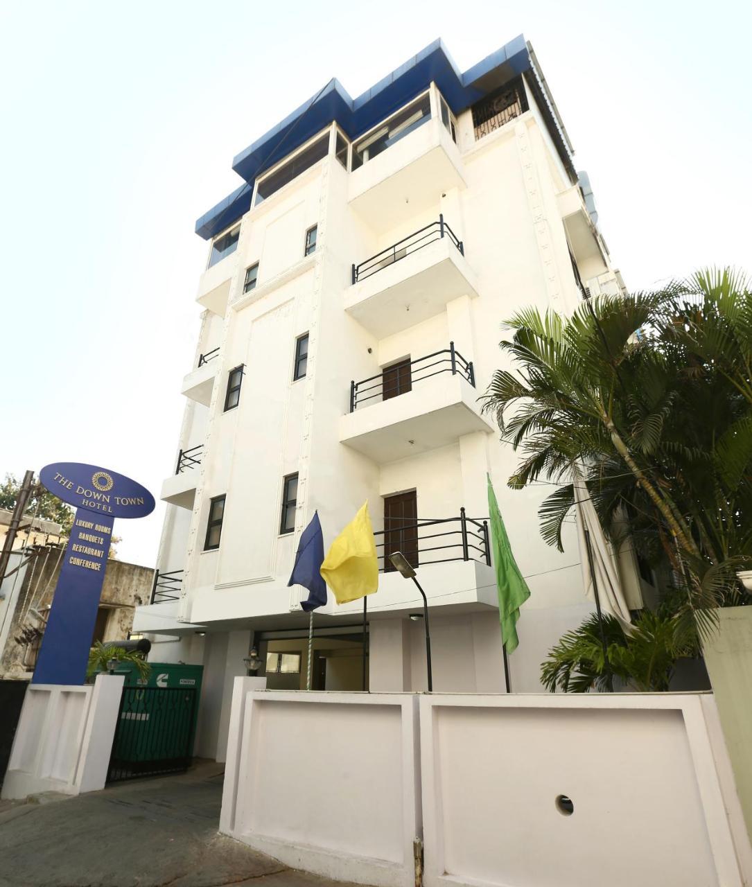 The Down Town Hotel Hyderabad Eksteriør bilde